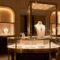 Custom Curved Counter Display Props Sector Jewelry Island Cabinet Display Tray Display Cabinet Whole Shop Design