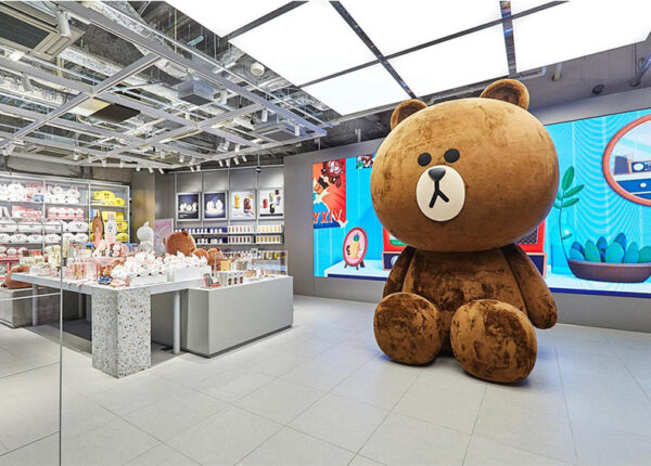 Customized Trendy Toy Store Display Cabinets Multi-layer Display Store Shelves Display Racks Showcases Shop Design