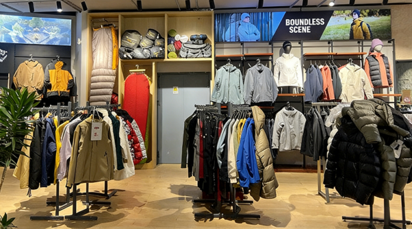 Customized Shopping Mall Sports Equipment Clothing Display Shelves Storage Racks Chain Stores Display Racks Display Stand